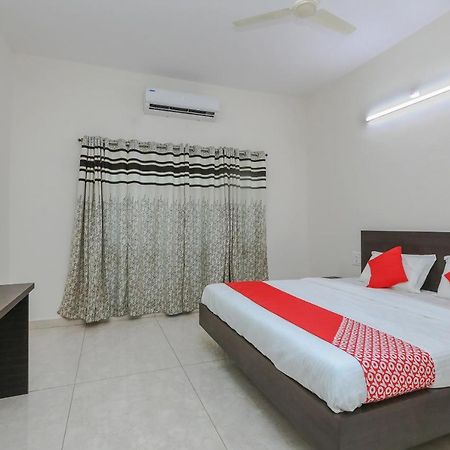 Oyo 22211 Shree Ankanatheshwara Residency Hotell Nanjangud Exteriör bild