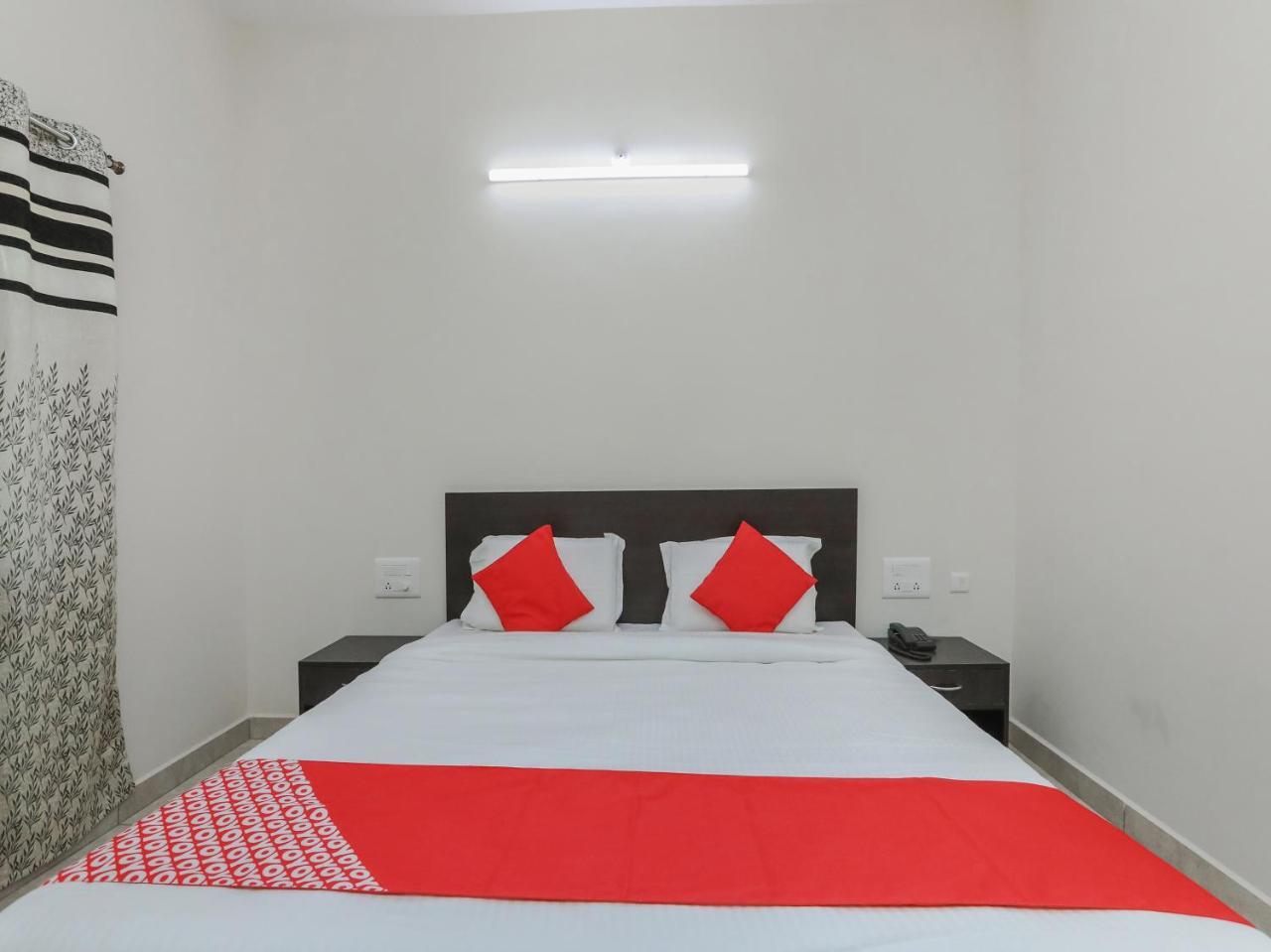 Oyo 22211 Shree Ankanatheshwara Residency Hotell Nanjangud Exteriör bild