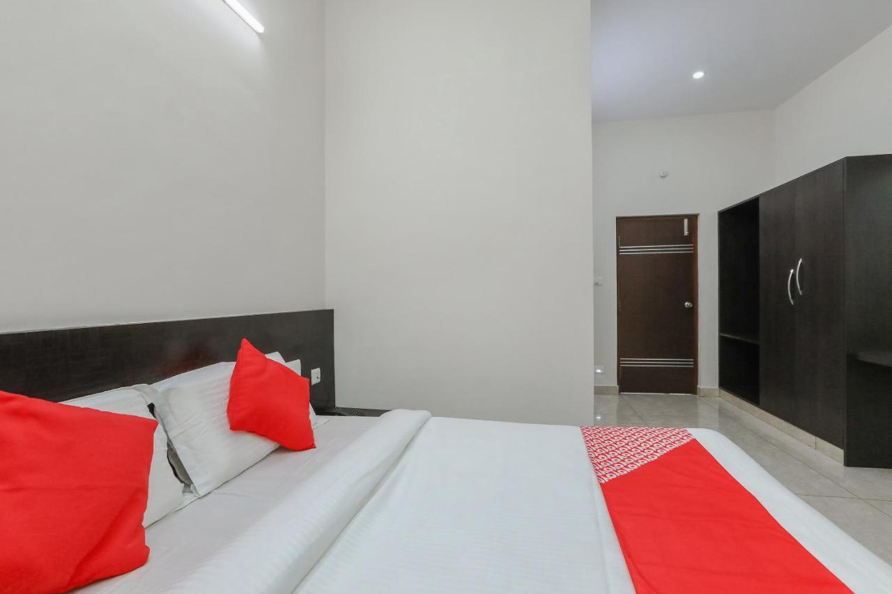 Oyo 22211 Shree Ankanatheshwara Residency Hotell Nanjangud Exteriör bild