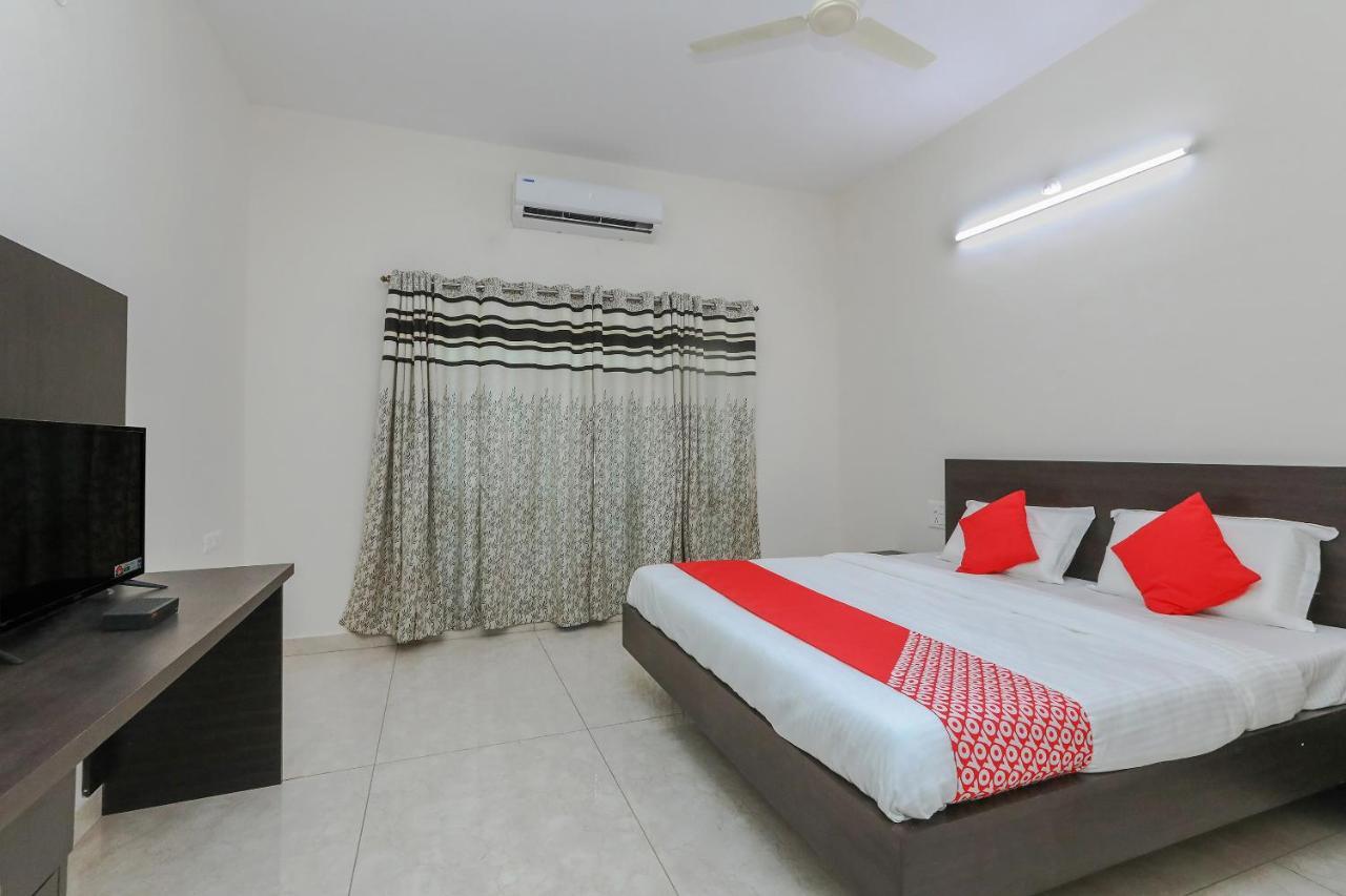 Oyo 22211 Shree Ankanatheshwara Residency Hotell Nanjangud Exteriör bild