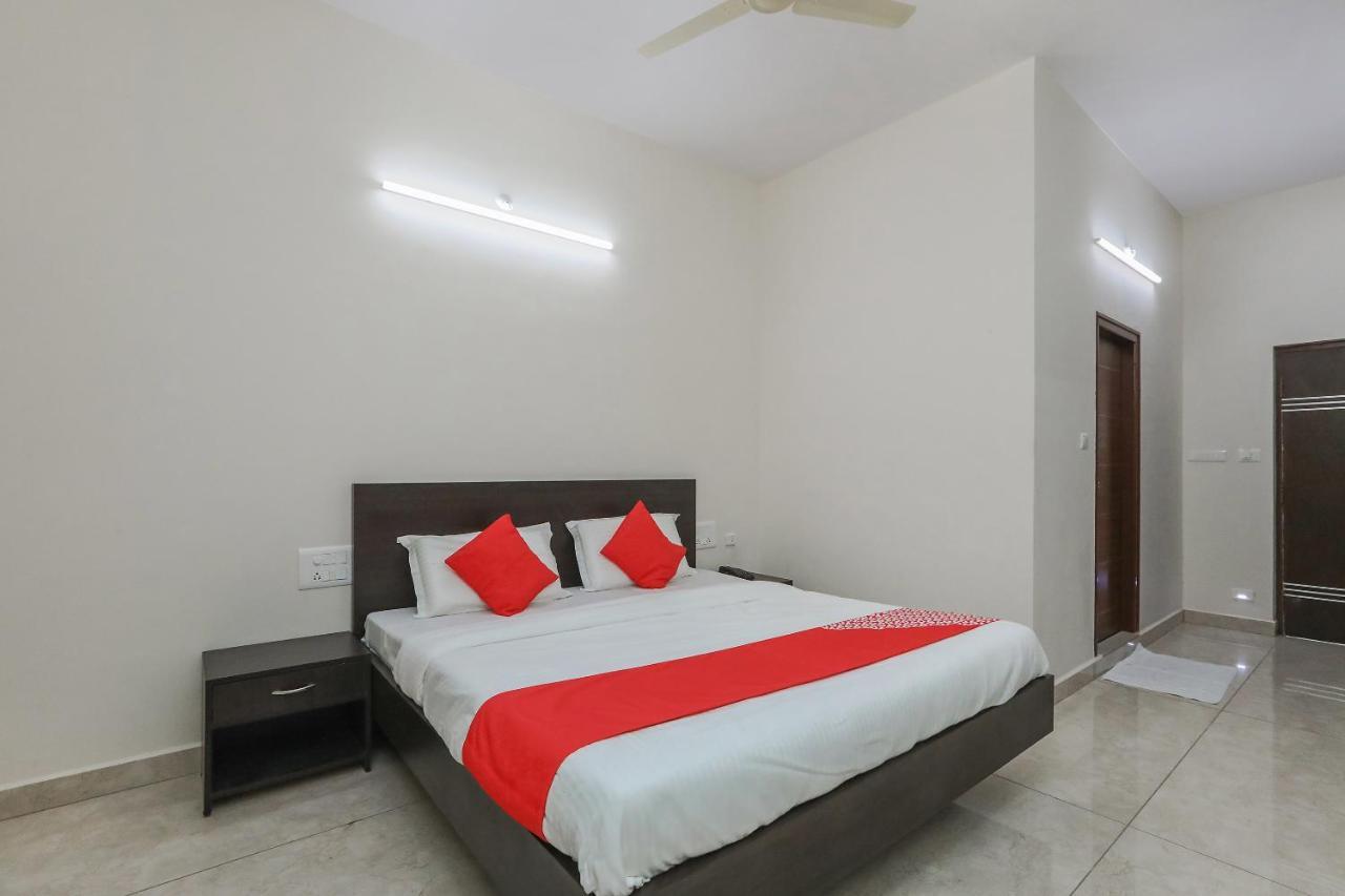 Oyo 22211 Shree Ankanatheshwara Residency Hotell Nanjangud Exteriör bild